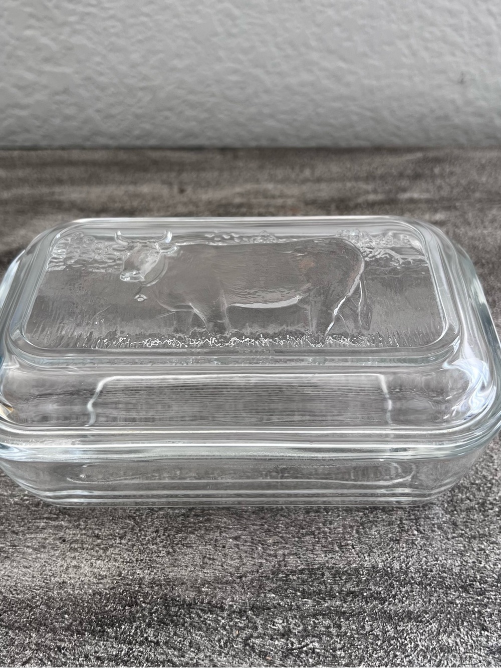 Vtg Arcoroc France Butter Refrigerator Dish Clear Glass Embossed Cow Lid Country